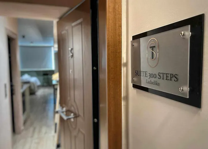 Suite 300 Steps Ladadika